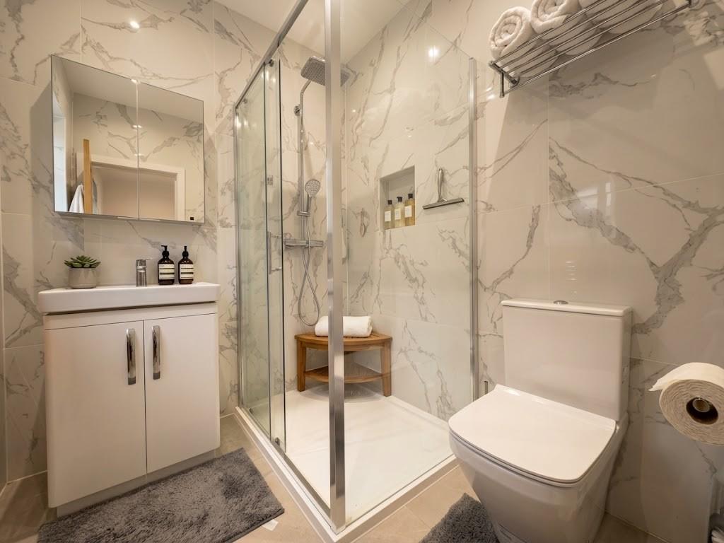 Highview Gardens, Edgware, HA8, Edgware